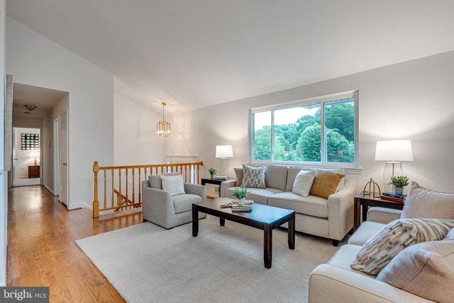 10000 EASTLAKE DR, Fairfax, VA 22032