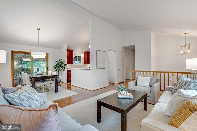 10000 EASTLAKE DR, Fairfax, VA 22032