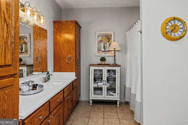 696 Highway 18 W, Barnesville, GA 30204