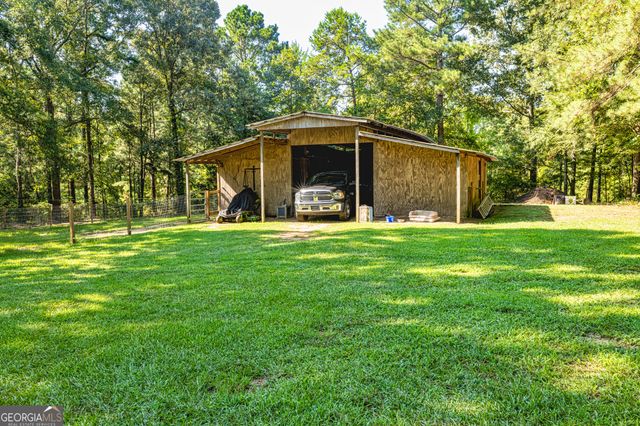 696 Highway 18 W, Barnesville, GA 30204