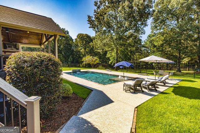 696 Highway 18 W, Barnesville, GA 30204