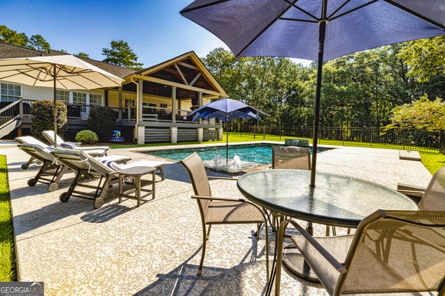 696 Highway 18 W, Barnesville, GA 30204