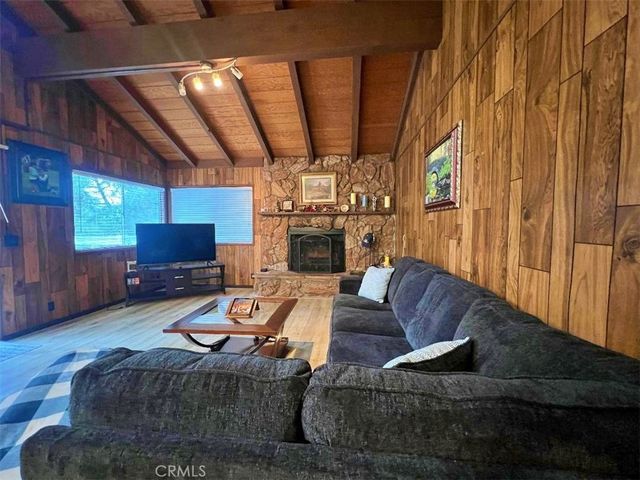 1198 Arbula, Crestline, CA 92325