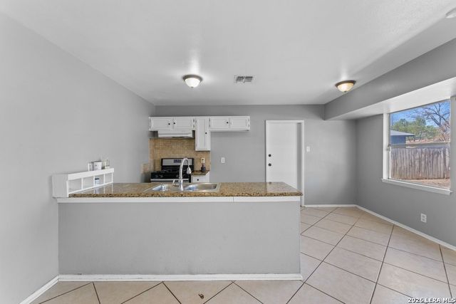 5035 Village Crest, San Antonio, TX 78218