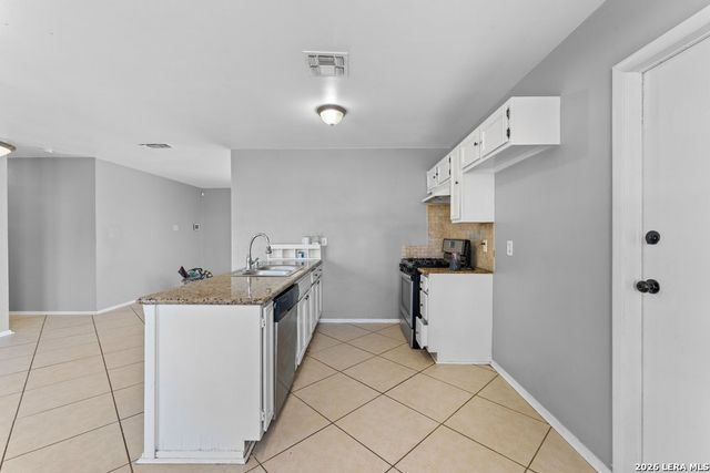 5035 Village Crest, San Antonio, TX 78218