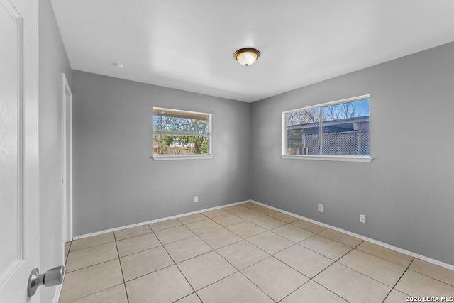 5035 Village Crest, San Antonio, TX 78218