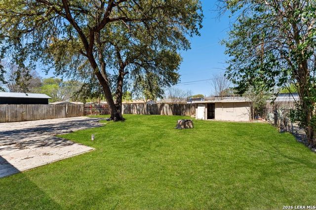 5035 Village Crest, San Antonio, TX 78218