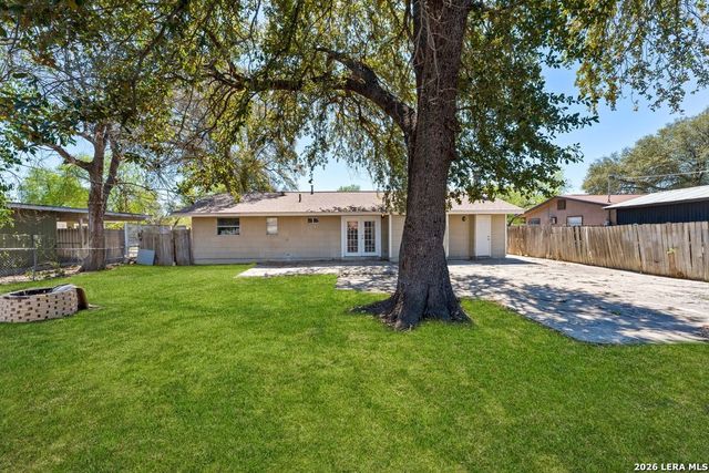 5035 Village Crest, San Antonio, TX 78218