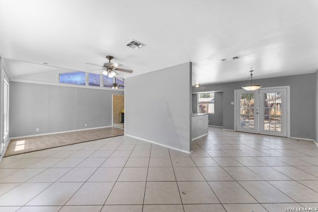 5035 Village Crest, San Antonio, TX 78218