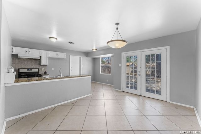 5035 Village Crest, San Antonio, TX 78218