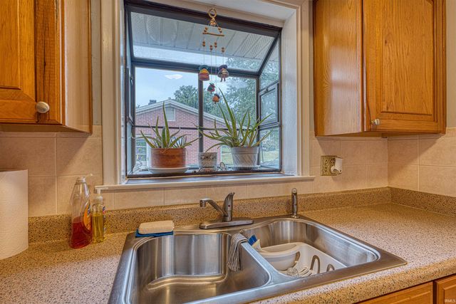 804 Irvin Avenue, Evansville, IN 47715