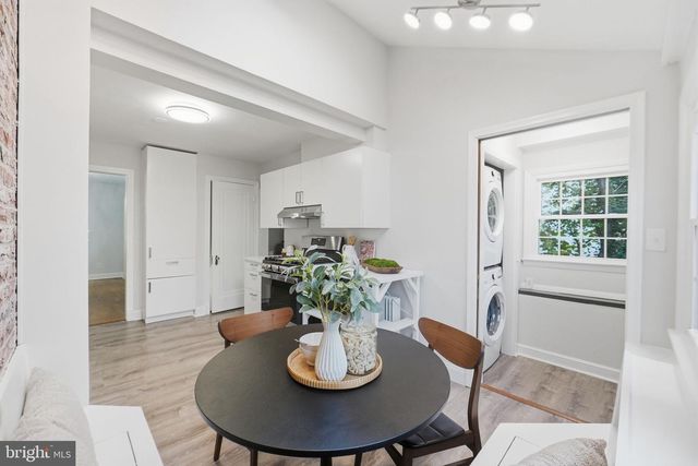 27 N FENWICK ST N, Arlington, VA 22201