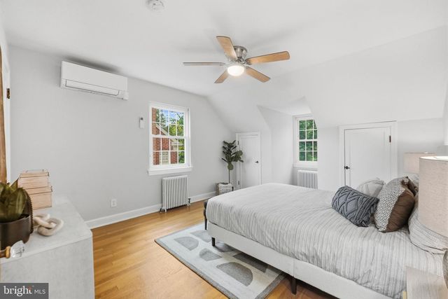 27 N FENWICK ST N, Arlington, VA 22201