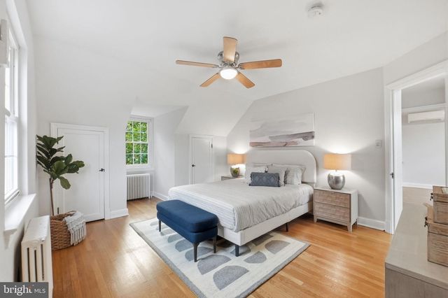 27 N FENWICK ST N, Arlington, VA 22201