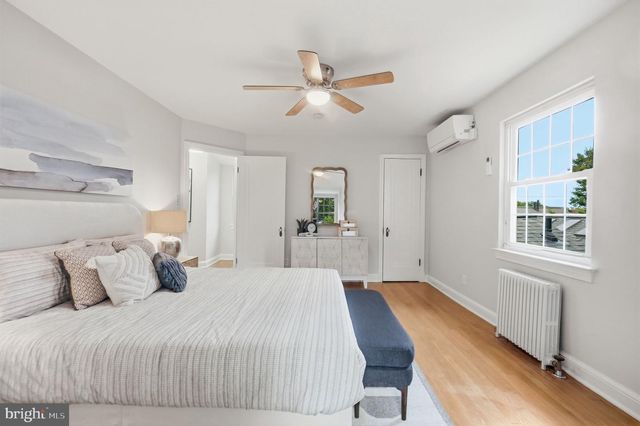 27 N FENWICK ST N, Arlington, VA 22201