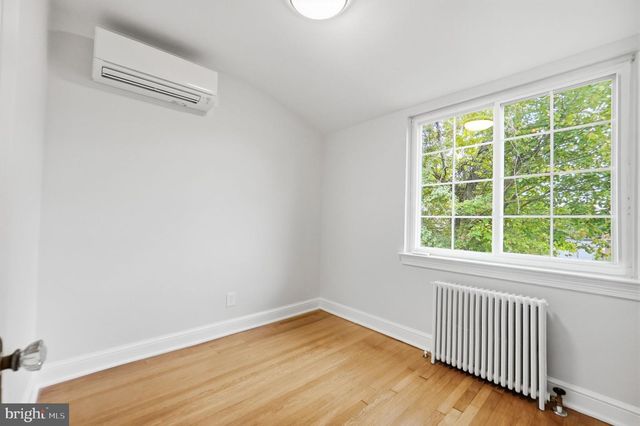 27 N FENWICK ST N, Arlington, VA 22201