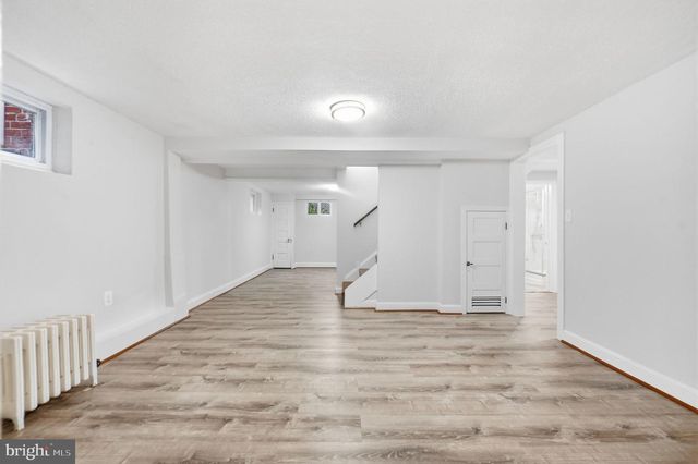 27 N FENWICK ST N, Arlington, VA 22201