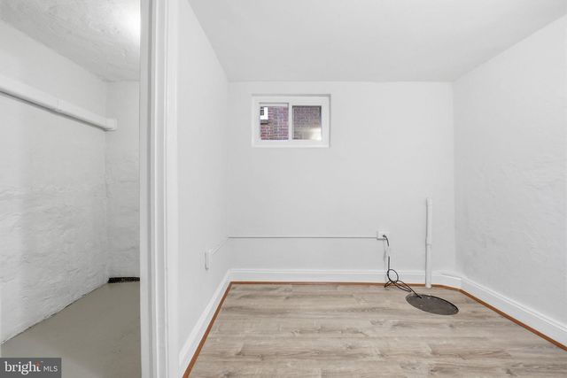 27 N FENWICK ST N, Arlington, VA 22201