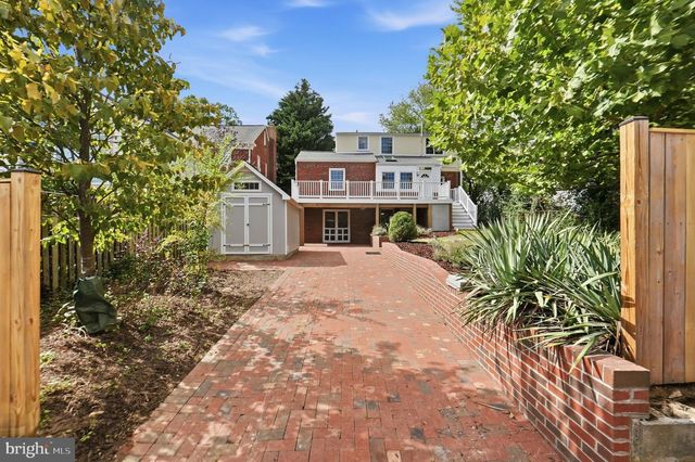 27 N FENWICK ST N, Arlington, VA 22201