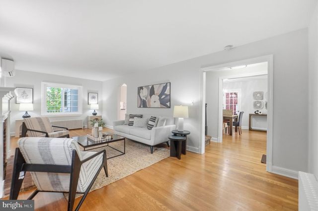 27 N FENWICK ST N, Arlington, VA 22201