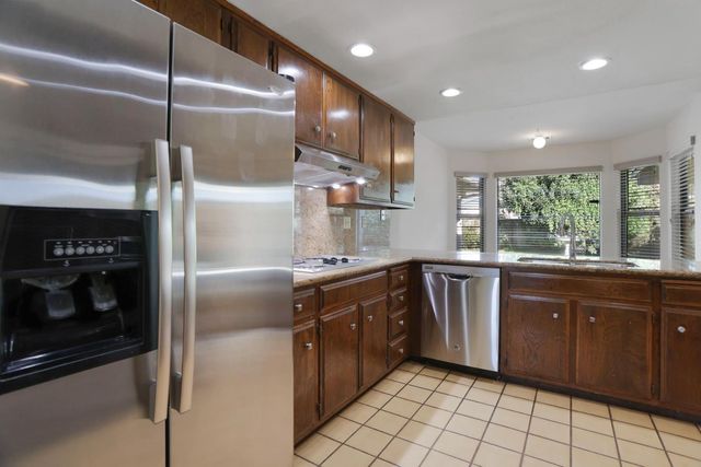 2131 Canyon Creek Dr, Stockton, CA 95207