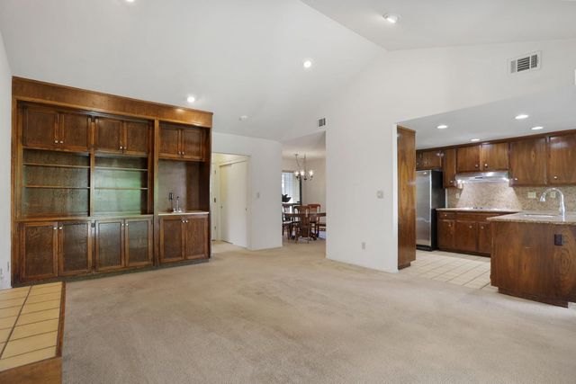 2131 Canyon Creek Dr, Stockton, CA 95207