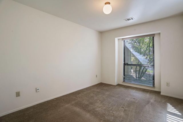 2131 Canyon Creek Dr, Stockton, CA 95207