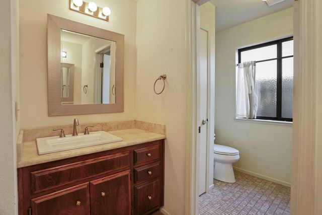 2131 Canyon Creek Dr, Stockton, CA 95207