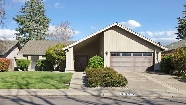 2131 Canyon Creek Dr, Stockton, CA 95207
