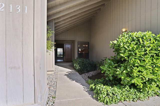 2131 Canyon Creek Dr, Stockton, CA 95207