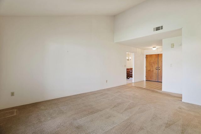 2131 Canyon Creek Dr, Stockton, CA 95207