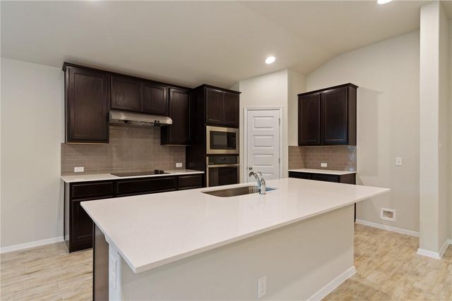 3704 Stillwood LN, Lago Vista, TX 78645