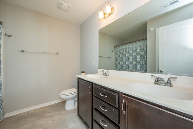 3006 SE Glenstone Drive, Grimes, IA 50111