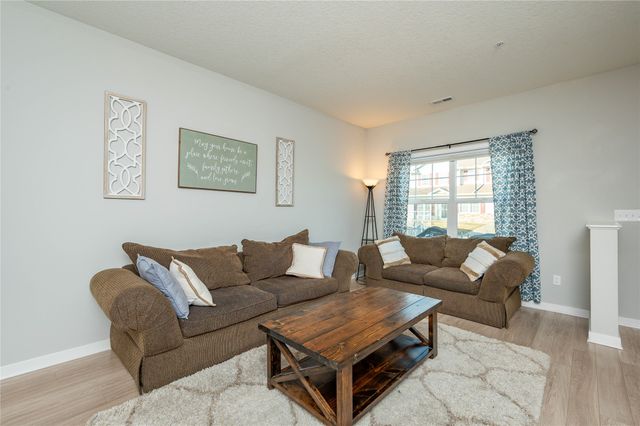 3006 SE Glenstone Drive, Grimes, IA 50111