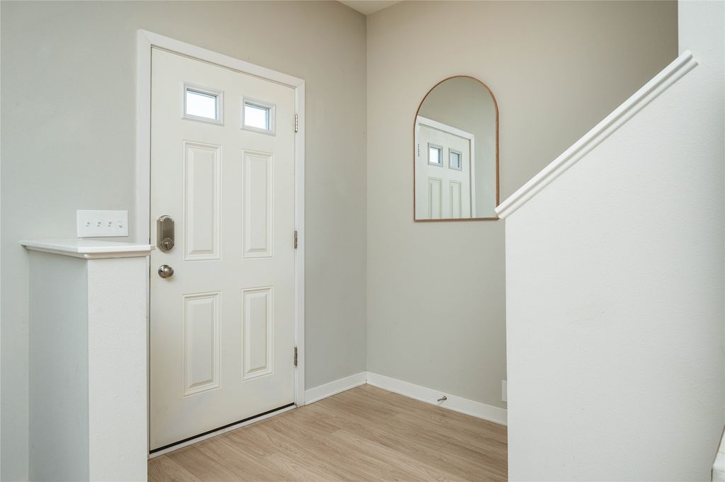 3006 SE Glenstone Drive, Grimes, IA 50111