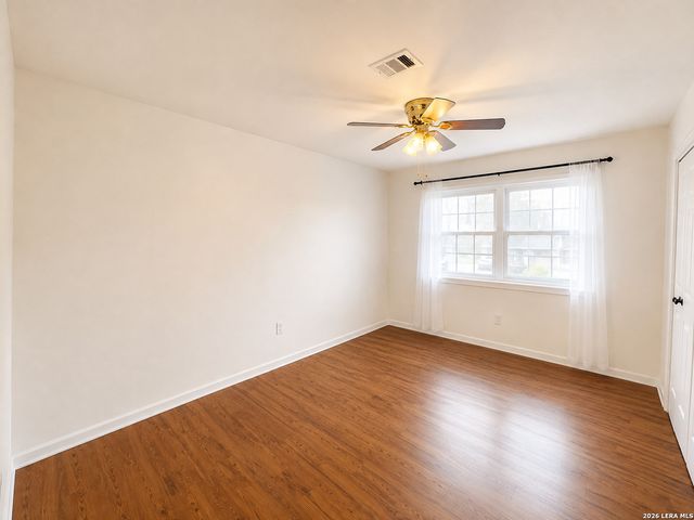 445 Granada Dr, New Braunfels, TX 78130