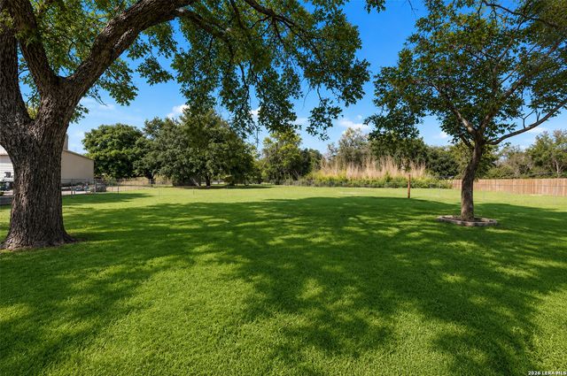 445 Granada Dr, New Braunfels, TX 78130