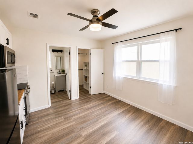 445 Granada Dr, New Braunfels, TX 78130