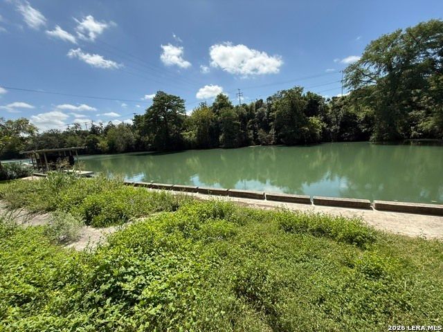 445 Granada Dr, New Braunfels, TX 78130
