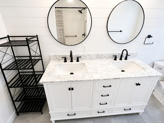 445 Granada Dr, New Braunfels, TX 78130