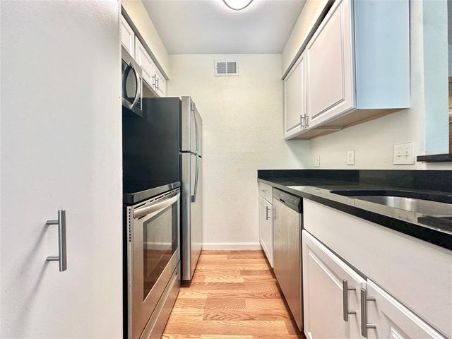 2207 Leon ST 305, Austin, TX 78705