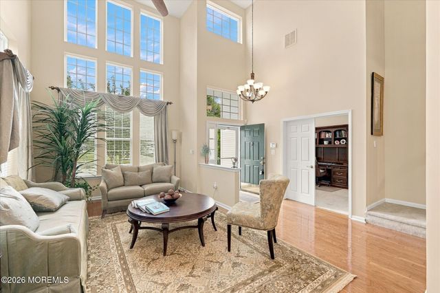 26 Pond View Circle, Barnegat, NJ 08005