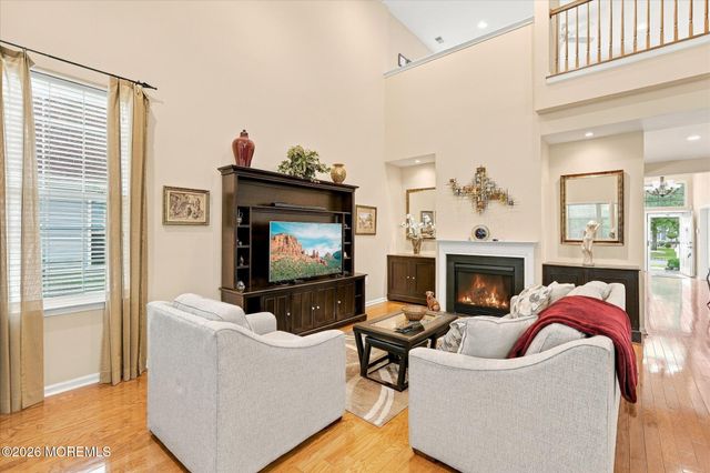 26 Pond View Circle, Barnegat, NJ 08005
