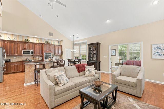26 Pond View Circle, Barnegat, NJ 08005