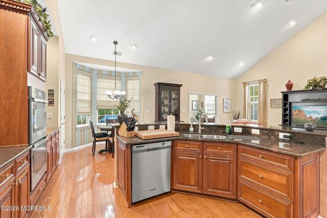 26 Pond View Circle, Barnegat, NJ 08005