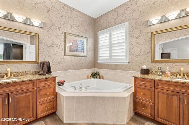 26 Pond View Circle, Barnegat, NJ 08005