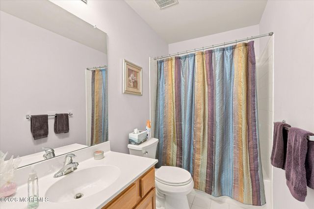26 Pond View Circle, Barnegat, NJ 08005