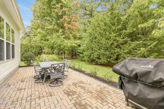 26 Pond View Circle, Barnegat, NJ 08005