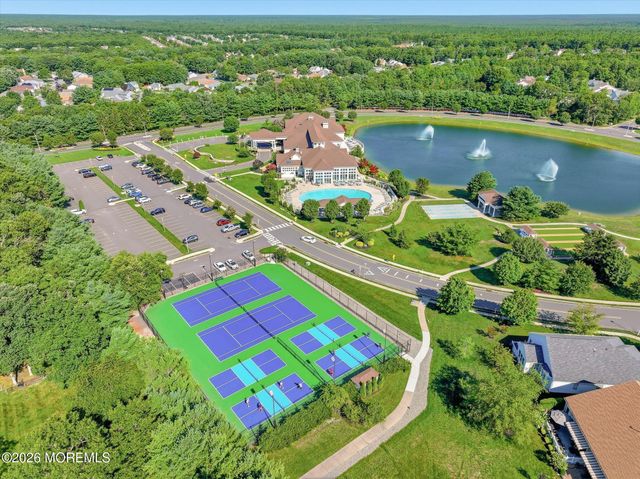 26 Pond View Circle, Barnegat, NJ 08005