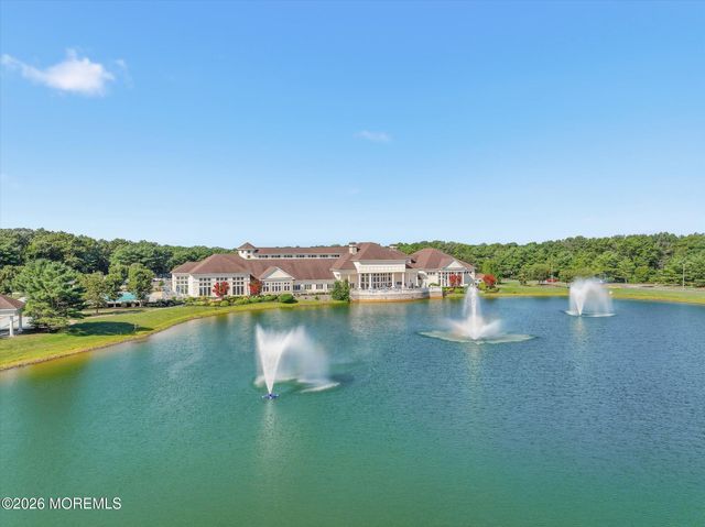 26 Pond View Circle, Barnegat, NJ 08005